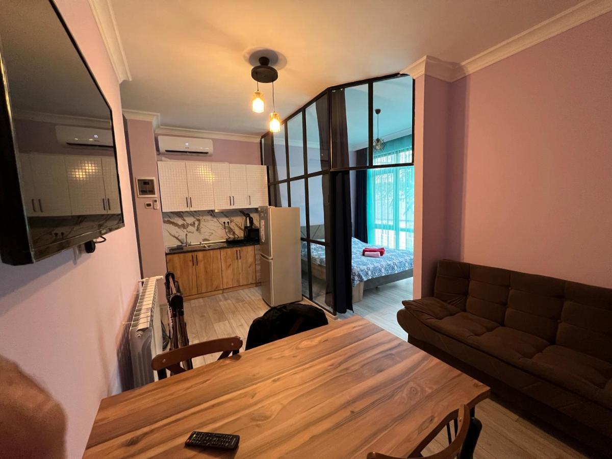 Apartment Merabi Batumi Eksteriør billede