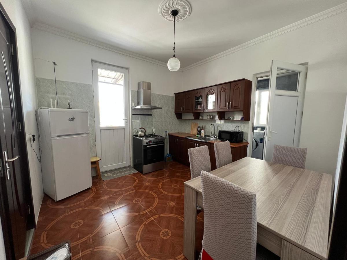 Apartment Merabi Batumi Eksteriør billede