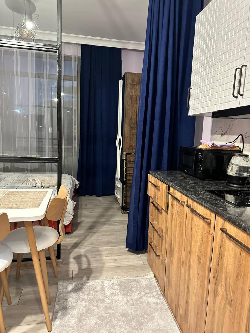 Apartment Merabi Batumi Eksteriør billede